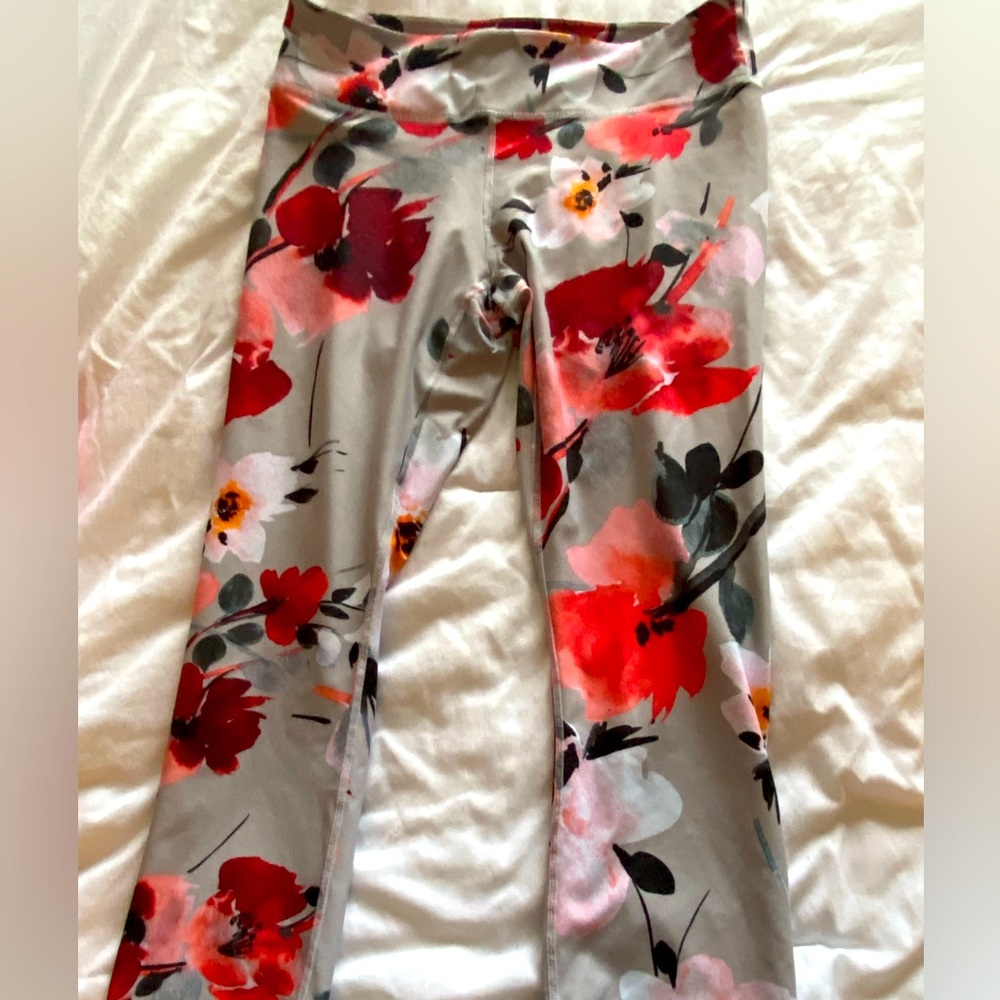 Fabletics 3/4 length leggings size M